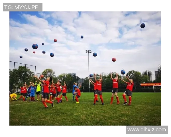 足球小明星们的冒险故事：和球场英雄一起成长的快乐时光